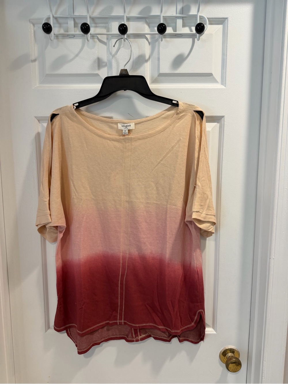 NWT Umgee Boutique Ombre Short  Top in Beige to Burgundy Sz M